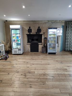 Refrigerated and frozen products at Graines Et Cailloux in Bordeaux