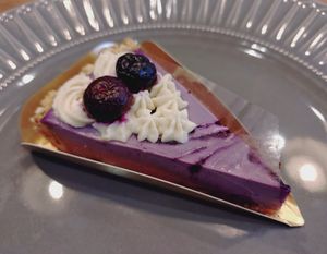 Raw Blueberry Tart at Ve Tree in Nagoya
