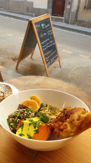 Brunch Vegan Sur Mars at Oumalala in Marseille