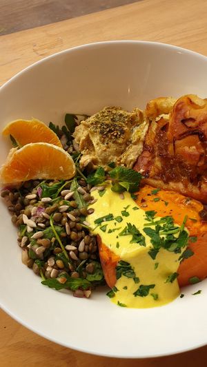 Brunch Vegan Sur Mars at Oumalala in Marseille