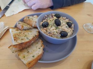 Tuna & beans salad at Guará in Vila Nova De Gaia
