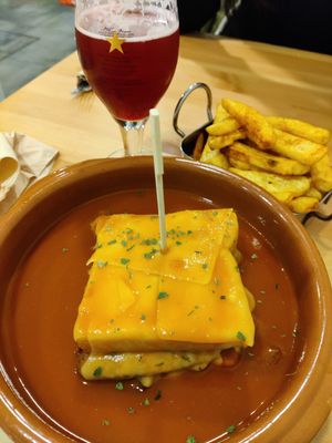 Francesinha Vegan at Guará in Vila Nova De Gaia