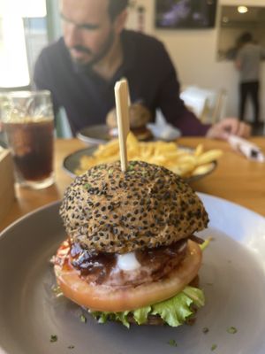 Burguês burguer   at Guará in Vila Nova De Gaia