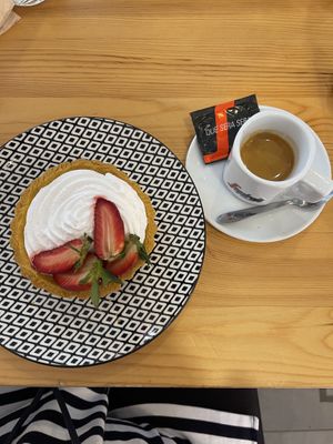 Tradicional pastry   at Guará in Vila Nova De Gaia