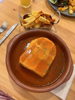 Francesinha  at Guará in Vila Nova De Gaia