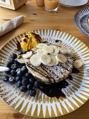 Pancakes with Chocolate, Banana, Blueberry & Mango Ice Cream Toppingg  at Guará in Vila Nova De Gaia