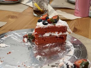 Red Velvet Birthday Cakee  at Guará in Vila Nova De Gaia