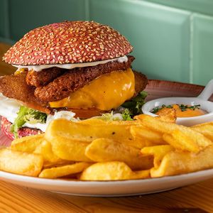 Burger Americano at Guará in Vila Nova De Gaia