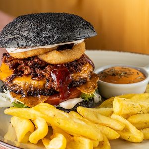 Burger Soberbo at Guará in Vila Nova De Gaia