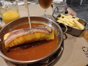 Cachorro á padoca at Guará in Vila Nova De Gaia