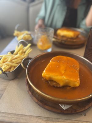 Francesinha da casa   at Guará in Vila Nova De Gaia