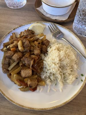 Rojoes a moda da casa  at Guará in Vila Nova De Gaia