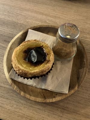 Pastel de nata  at Guará in Vila Nova De Gaia