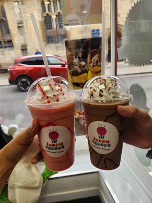 Noms at Loopy Scoops in York