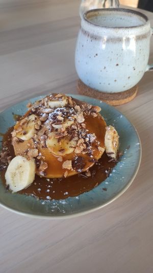 Panquecas e latte at Jasmim Brunch in Torres Novas