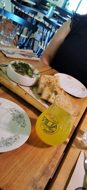 Vetanat and mango soft drink at Bistro Vilja in Tampere