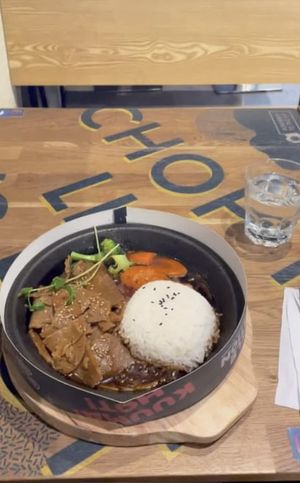 The seitan meal has changed a bit: less greens and onion nowadays. Also seitan seems a bit thicker?? 🤔🤔 Still very delicious meal!  at Sizzle Station in Helsinki