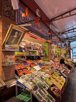 Learn which ingredients to make gazpacho   at Seville Vegan Tours in Sevilla