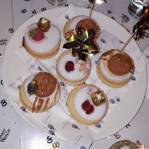 Huge empire sundaes (plus our own birthday decorations!) at Plant Blonde in Glasgow