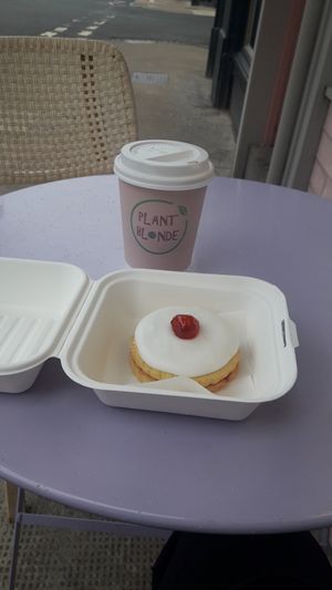 Pedido para tomar ahí y preparado como si fuera para llevar, creo que se hace así at Plant Blonde in Glasgow