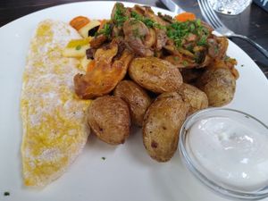 Pulled oyster mushrooms BBQ with potatoes and garlic dip at Steinhaus1718 in Budingen