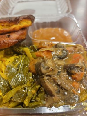 Jerk mushrooms were so delicious 😋 I'm very picky about my mushrooms and only like them fried but these were so delicious at Lively Up Icells in Stonecrest