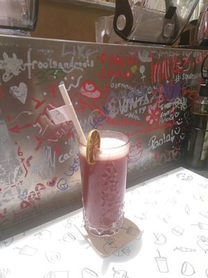 Juice at Froots & Roots in Barcelona