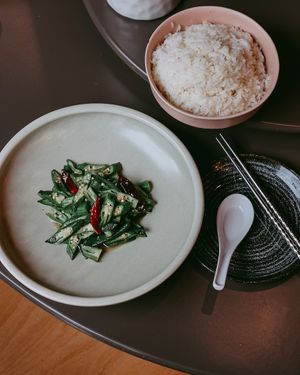 wok fried okra with chilis at Jaadin in Munich