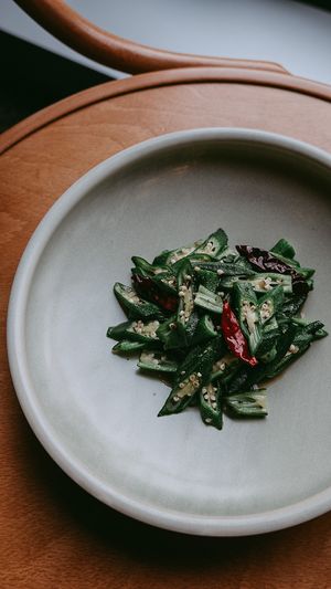 wok fried okra with chilis  at Jaadin in Munich