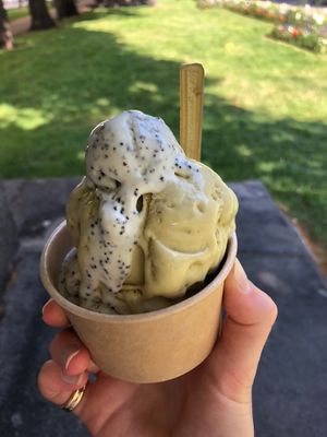 Pistachio, Stracciatella, Mohn Marzipan   at Eisbrunnen - Vegan Ice Cream in Munich