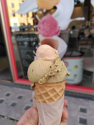 Pumpkin seed cherry and popcorn (both amazing) at Eisbrunnen - Vegan Ice Cream in Munich