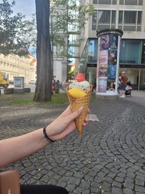  at Eisbrunnen - Vegan Ice Cream in Munich
