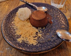 Coulant de xocolata amb gelat, vegà i sense gluten at Somewhere in Sant Cugat Del Valles