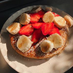 Deliciosos pancakes and hot chocolate ☺️  at Mandragora Vegan in Mexico City
