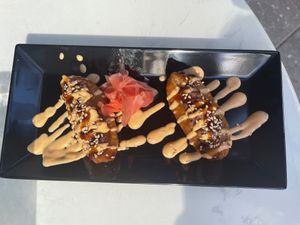 Inari boat with Spicy Mayo at Salmoon in Miami