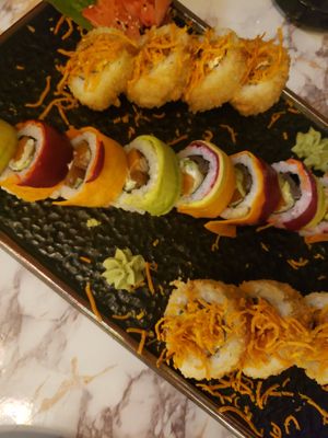 cheesy roll / rainbow roll at Salmoon in Miami