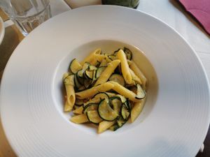 Penne, zucchini in carrot sauce at Il Masgalano in Siena