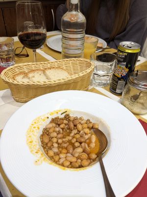 Delicious traditional Tuscan bean soup, aqua natural (still) at Il Masgalano in Siena