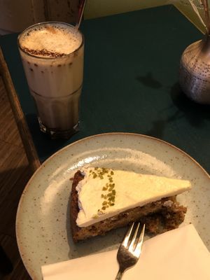 Rüblikuchen, chai Latte   at Cafe Lozzi in Munich