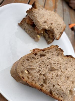 Sausage Sarnie ⭐️⭐️⭐️⭐️⭐️  at E3 Vegan in East London