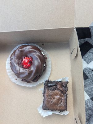 $10 chocolate box vegan at Haven On Earth Bakery & Deli in Reno