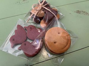 Vegan "Oli" Original Cookies and Vegan Purple Sweet Potato Cookie at Oli−Oli in Ninohe