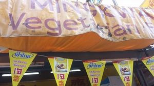 shop sign at Ming Kwan in Chiang Mai