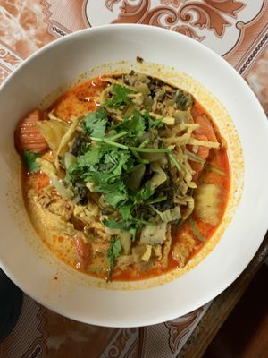 Khao soi at Ming Kwan in Chiang Mai