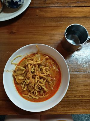 Khao soi at Ming Kwan in Chiang Mai