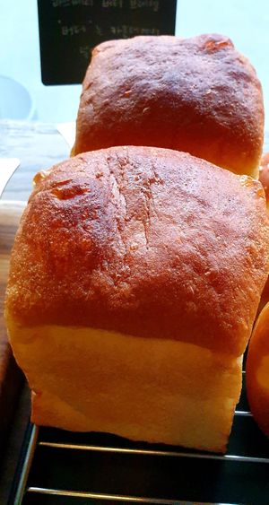 bread at Yong Tokki in Seoul