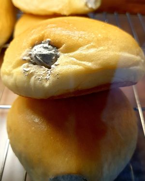 cream bun at Yong Tokki in Seoul