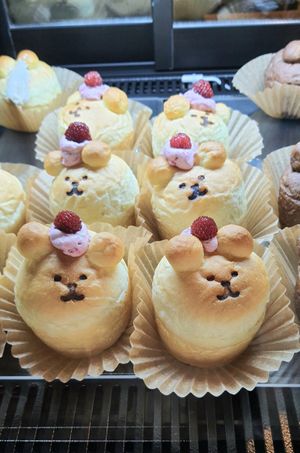 Teddy Brioche with Korean Raspberry Filling #Veganuary at Yong Tokki in Seoul