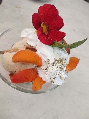 veganer eisbecher at Landgasthof Löwen in Aitrach