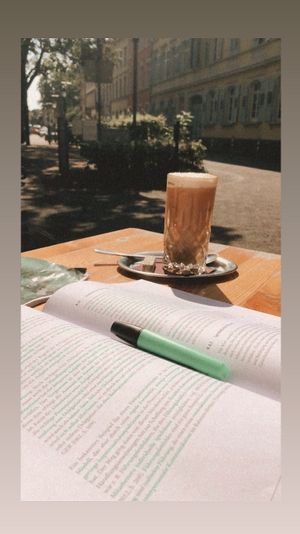 Iced Latte Macchiato mit Hafermilch  at café-mats in Karlsruhe
